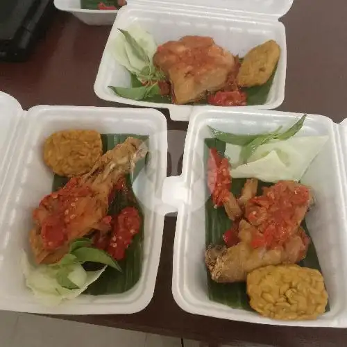 Gambar Makanan Ayam Geprek Yumi. 8