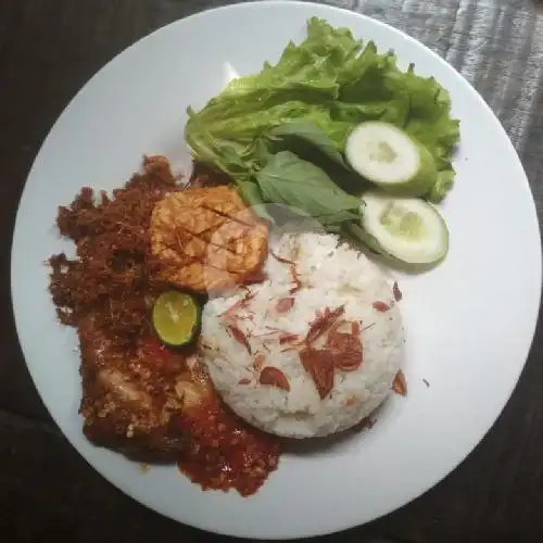 Gambar Makanan Ayam Penyet Serundeng Bu Wasiah, Cikini 9