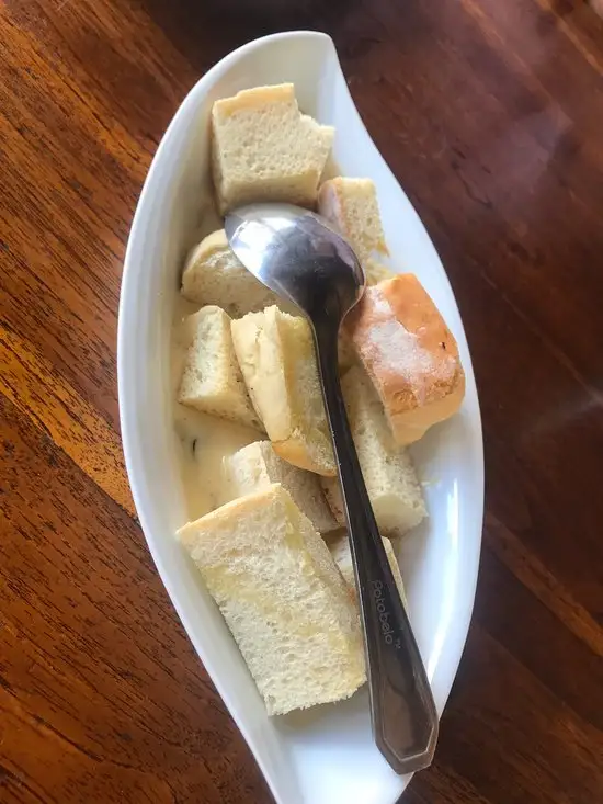Gambar Makanan Garlic Bread Lembongan 1