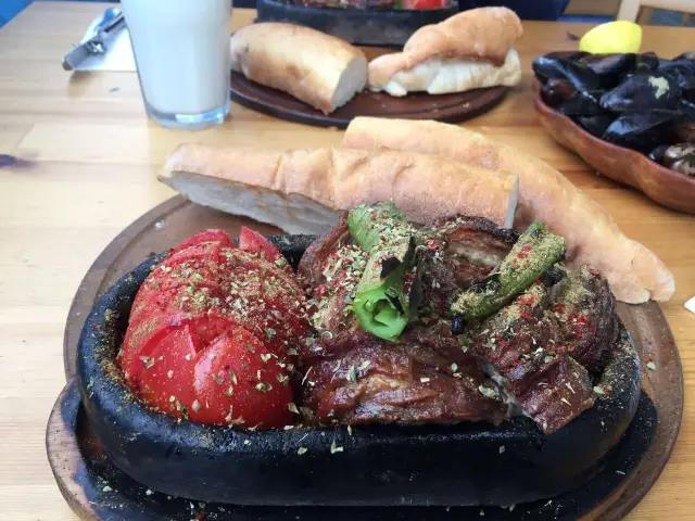 35 Hüsnü Baba İzmir Kokoreç'nin yemek ve ambiyans fotoğrafları 1