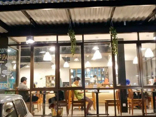 Gambar Makanan Tutup Panci Bistro 12