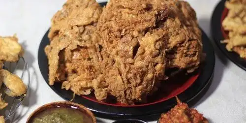 Ayam Mantel, Kemanggisan