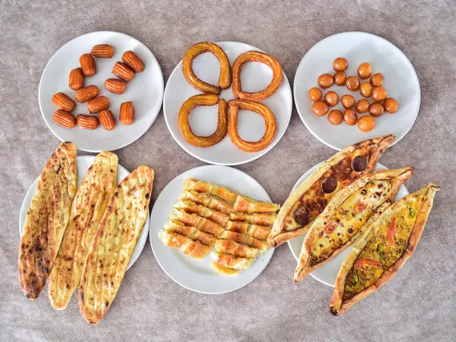 Saray Kır Pidesi & Sarıyer Böreği'nin yemek ve ambiyans fotoğrafları 1