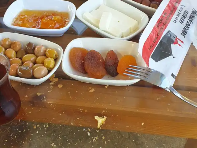 Yörükköy Restaurant ve Dinlenme Tesisi'nin yemek ve ambiyans fotoğrafları 2