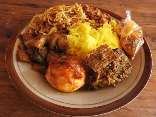 Nasi Kuning Kunyit Masakan Khas Jawa