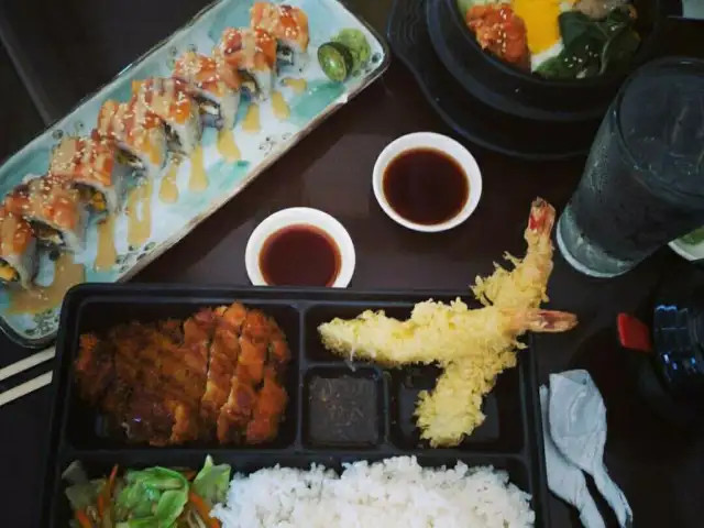 Makimoto Sushi Bar & Restaurant Food Photo 2
