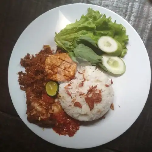 Gambar Makanan Ayam Penyet Serundeng Bu Wasiah, Cikini 8