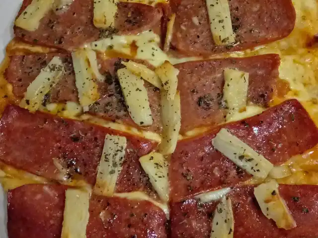 Gambar Makanan Pizza Prank 13