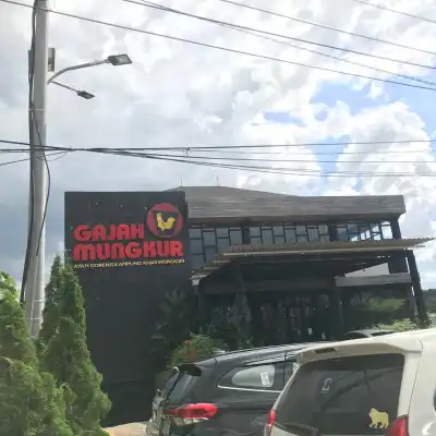 Ayam Goreng Kampung Gajah Mungkur