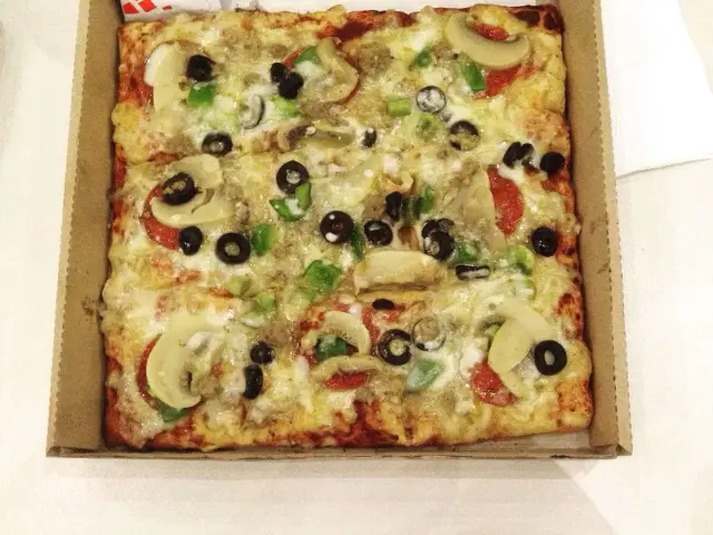 Magoo's Pizza Food Photo 9