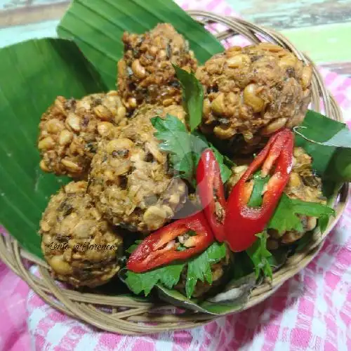 Gambar Makanan Sego Sambel Bluru Dan Es Air Mata Kucing & Teh Nusa, Perum. Bluru Permai 13