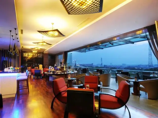 Gambar Makanan Sky Bar & Lounge 1