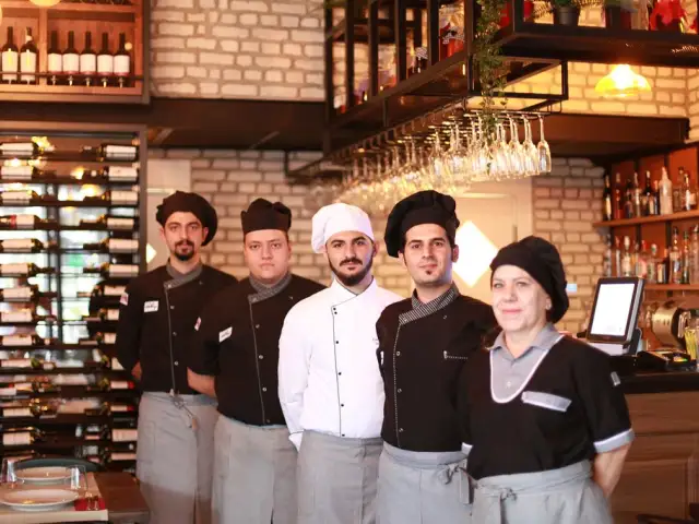 Vineria Restaurant & Cafe'nin yemek ve ambiyans fotoğrafları 64