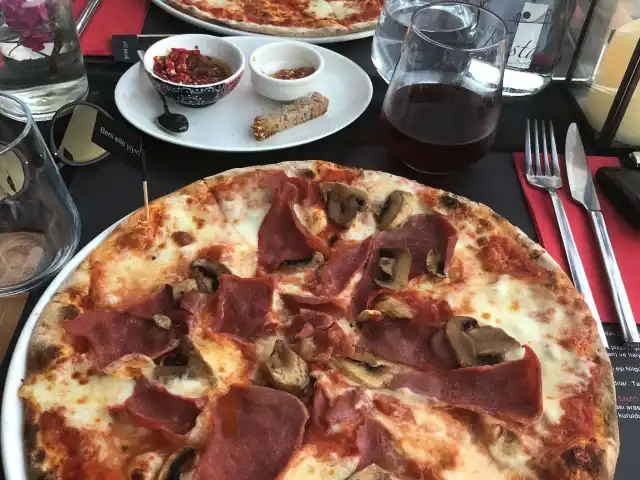 Pizzeria C'e'nin yemek ve ambiyans fotoğrafları 55