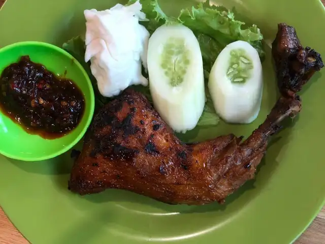 Gambar Makanan AyamBakarMegaria 5