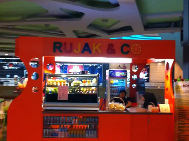 Gambar Makanan Rujak & Co 2