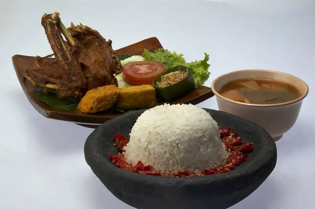 Begor (Bebek Goreng)