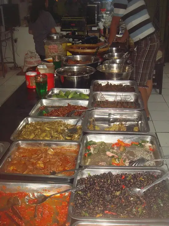 Nasi Jamblang Sadakeling