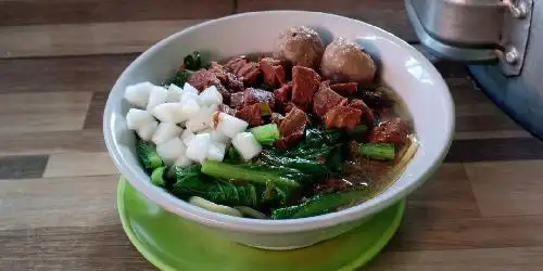 Warung Mie Ayam Dan Bakso Ibu Ratna, Abepura