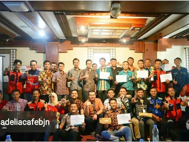 Gambar Makanan Adelia Cafe & Resto 13