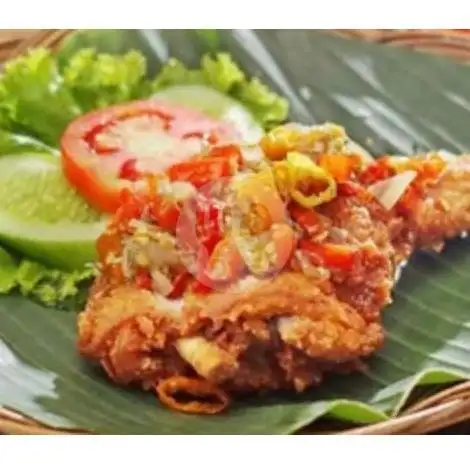 Gambar Makanan Ayam Geprek dan Rujak Es krim Mas Ari,  Dukuh 4