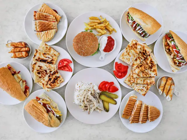 Gemlik Fast Food & Cafe'nin yemek ve ambiyans fotoğrafları 1