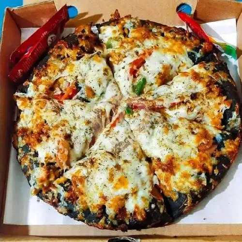Gambar Makanan Pizza 5555 Ala Mamah Salsa, Karang Tengah 3