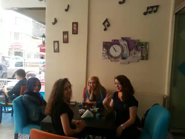 Cafe De'Tone'nin yemek ve ambiyans fotoğrafları 4