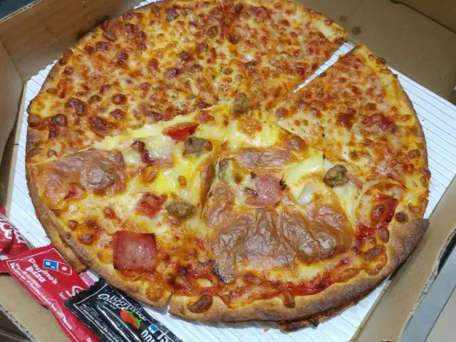 Gambar Makanan Domino's Pizza 10