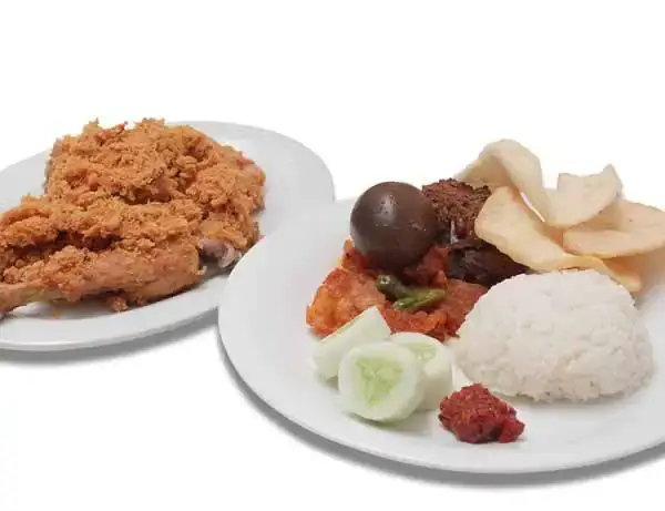 Gambar Makanan Ayam Goreng Suharti - Great Western Hotel 6
