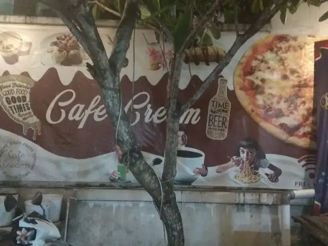 Gambar Makanan Cafe Cream Bali 9