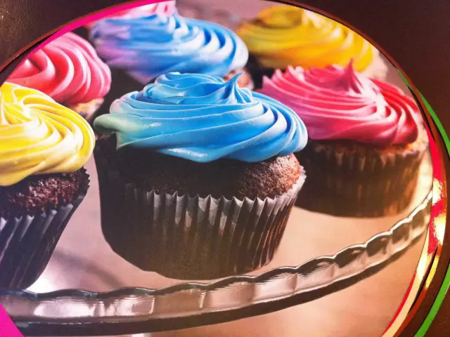Blushing Cupcakes Food Photo 5