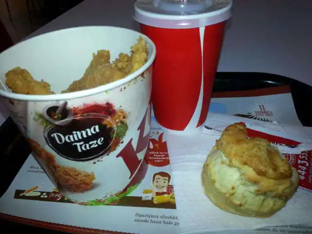 KFC'nin yemek ve ambiyans fotoğrafları 29