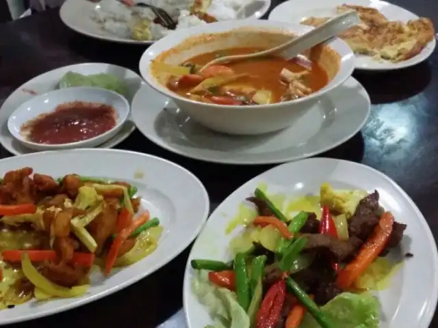 Schaain Tom Yam Kung Food Photo 3