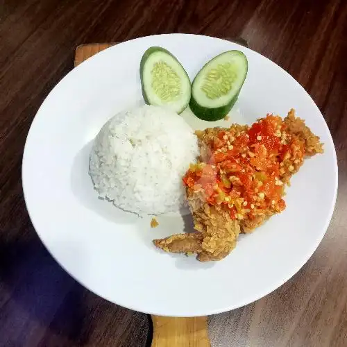 Gambar Makanan Ayam Geprek TOWAN, Jatinegara 1
