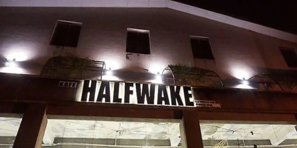 Halfwake Café