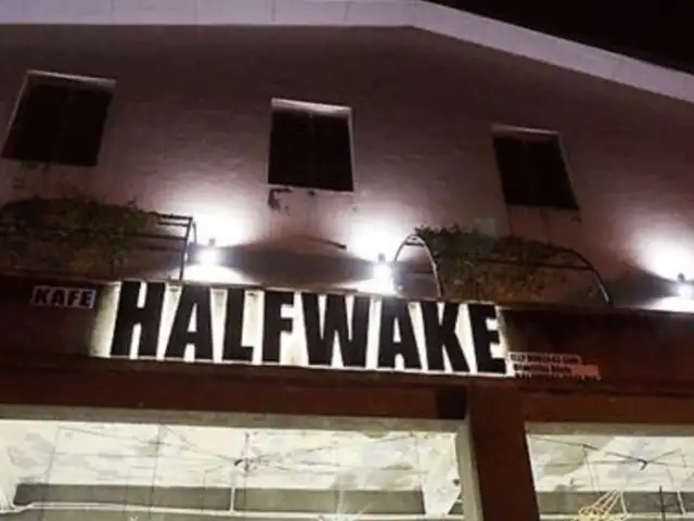 Halfwake Café