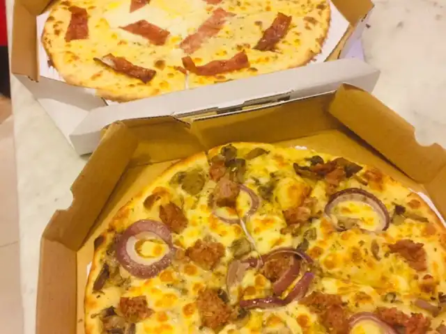 Gambar Makanan Pizza Marzano Bintaro 9 4