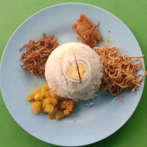 Gambar Makanan Nasi Kuning Daeng, Rappocini 3