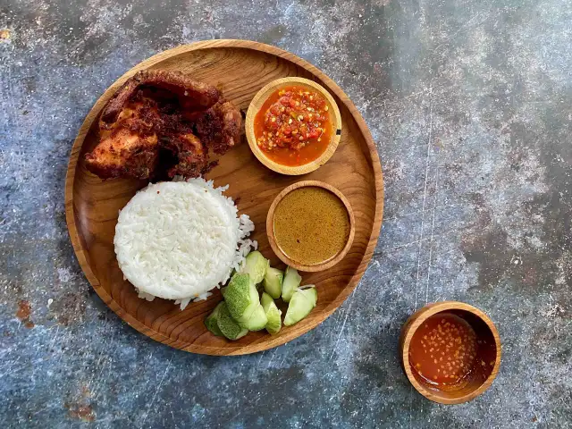 Nasi kukus ayam berempah intan payung (bujang)