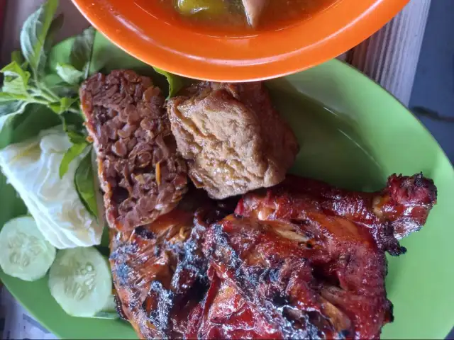 Ayam Bakar Soponyono, R Soekamto