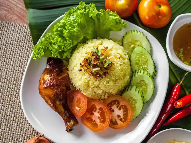 AMRI NASI AYAM (BSI)