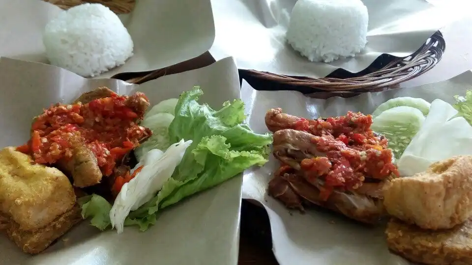 Rumah Makan Lesehan Ayam Kampung Kebagusan