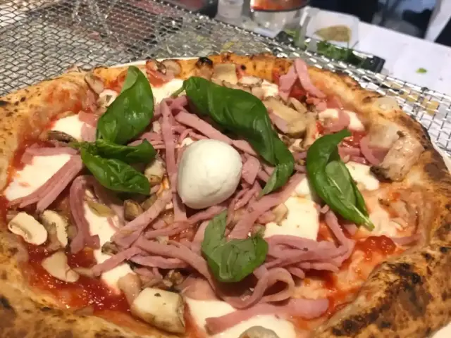 Nappo Pizza'nin yemek ve ambiyans fotoğrafları 4