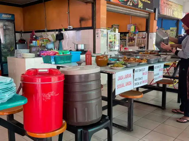 Medan Selera Depan Molex Food Photo 1