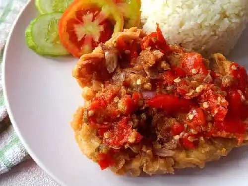 Ayam Geprek Pak Yadi, Jalan Gunung Sabeulah