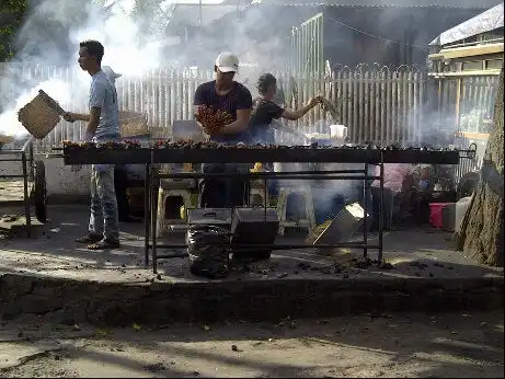 Gambar Makanan Sate dan soto anggrek 9