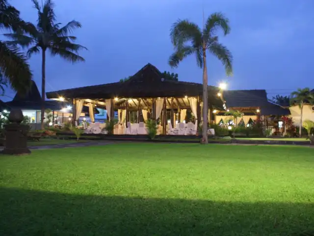 Gambar Makanan Gazebo Garden Restaurant 18