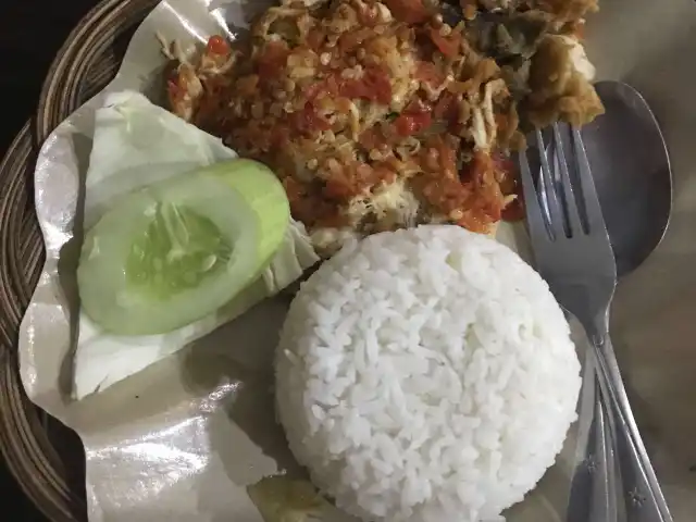 Gambar Makanan Ayam Geprek Wong Sugih 20