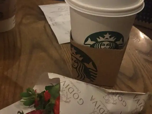 Zorlu Holding  Starbucks  Cafe'nin yemek ve ambiyans fotoğrafları 6